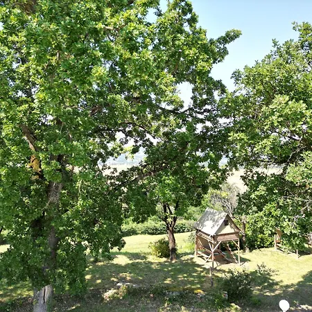 Domaine De Senaud 营地 *