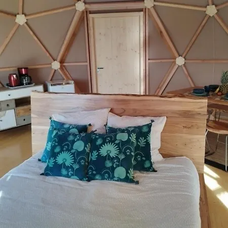 Domaine De Senaud Camping *