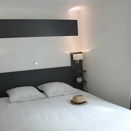 Domaine De Senaud Camping *