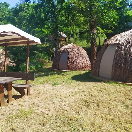 Camping Domaine De Senaud *