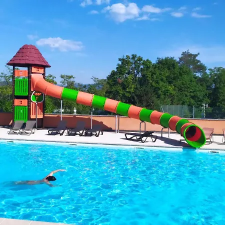 Camping Domaine De Senaud *