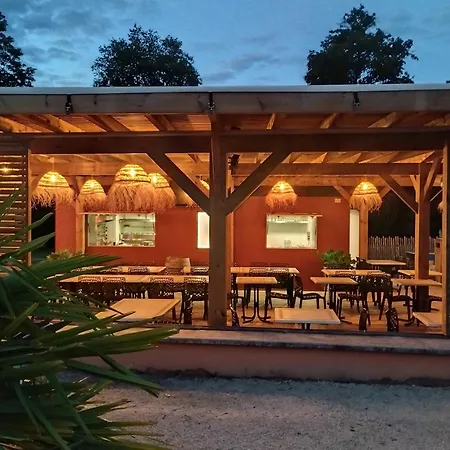 Camping Domaine De Senaud *