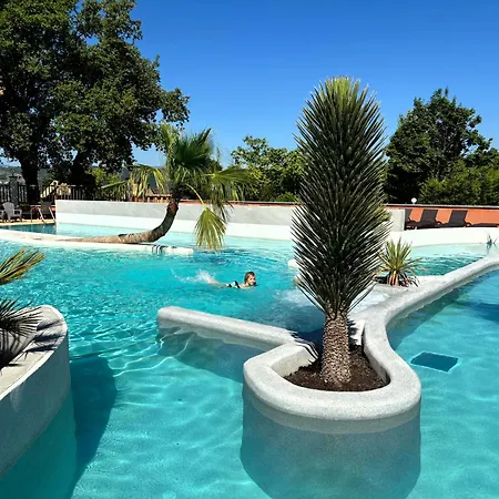 Domaine De Senaud Camping