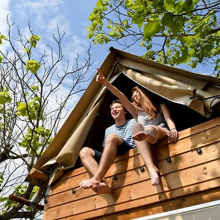 Domaine De Senaud Camping *